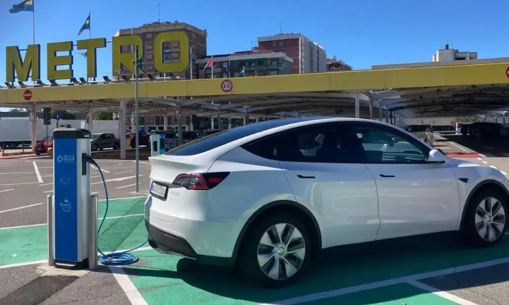 A2A E-Mobility e METRO Italia siglano una partnership per la mobilità elettrica
