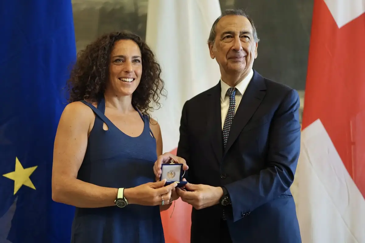 Federica Brignone riceve l’Ambrogino d’Oro a Milano: il sindaco Sala celebra la campionessa olimpica