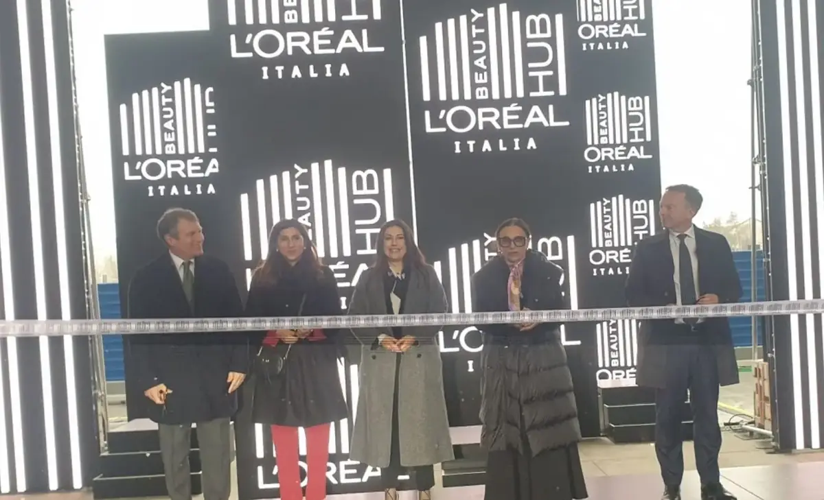 L’assessore Mazzali inaugura il Beauty Hub di L’Oréal Italia: “Lombardia capitale mondiale della cosmetica”