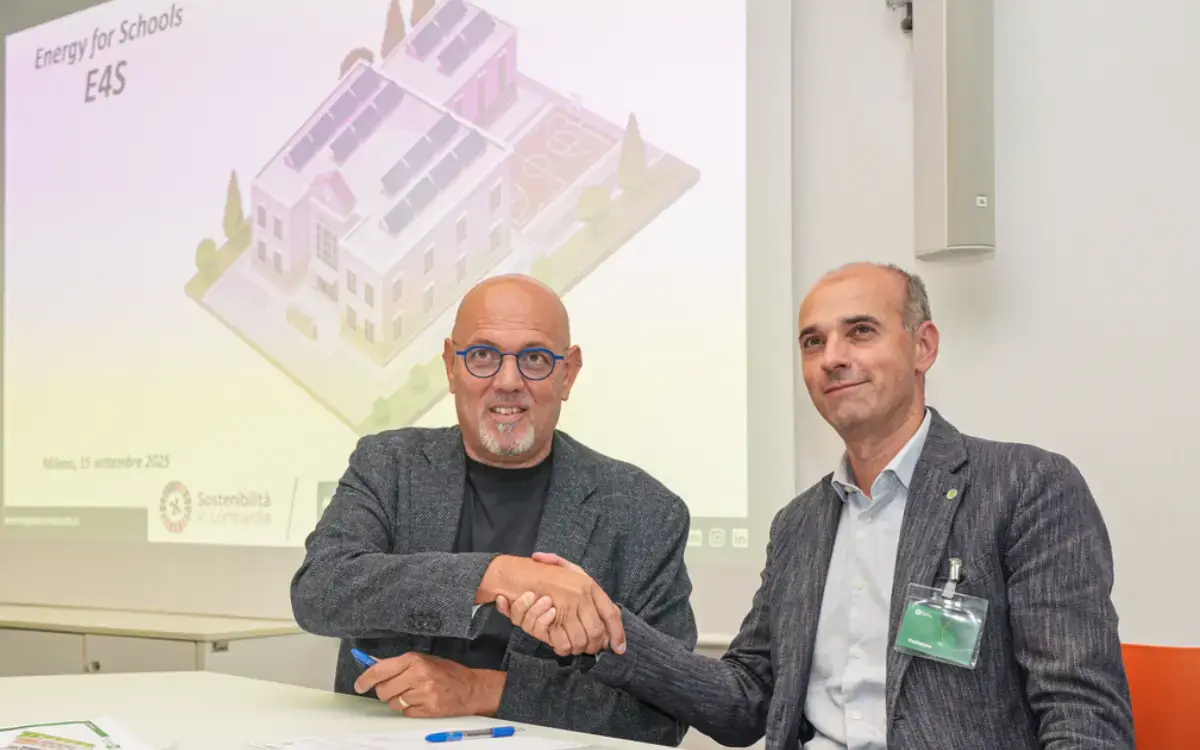 Scuole lombarde più green: dalla Regione 72 milioni per efficienza energetica e rinnovabili