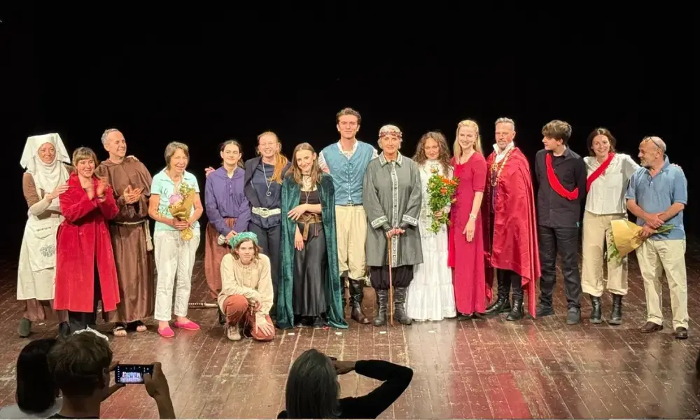 L’English Theatre Milan chiude il primo semestre con una serata speciale tra bilanci, performance e novità teatrali