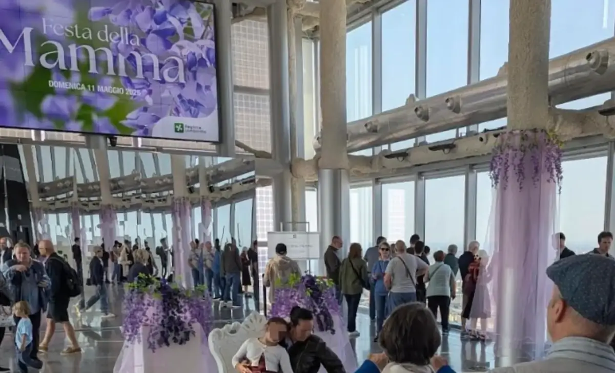 Grande affluenza a Palazzo Lombardia per la Festa della Mamma: oltre 2mila visitatori al Belvedere