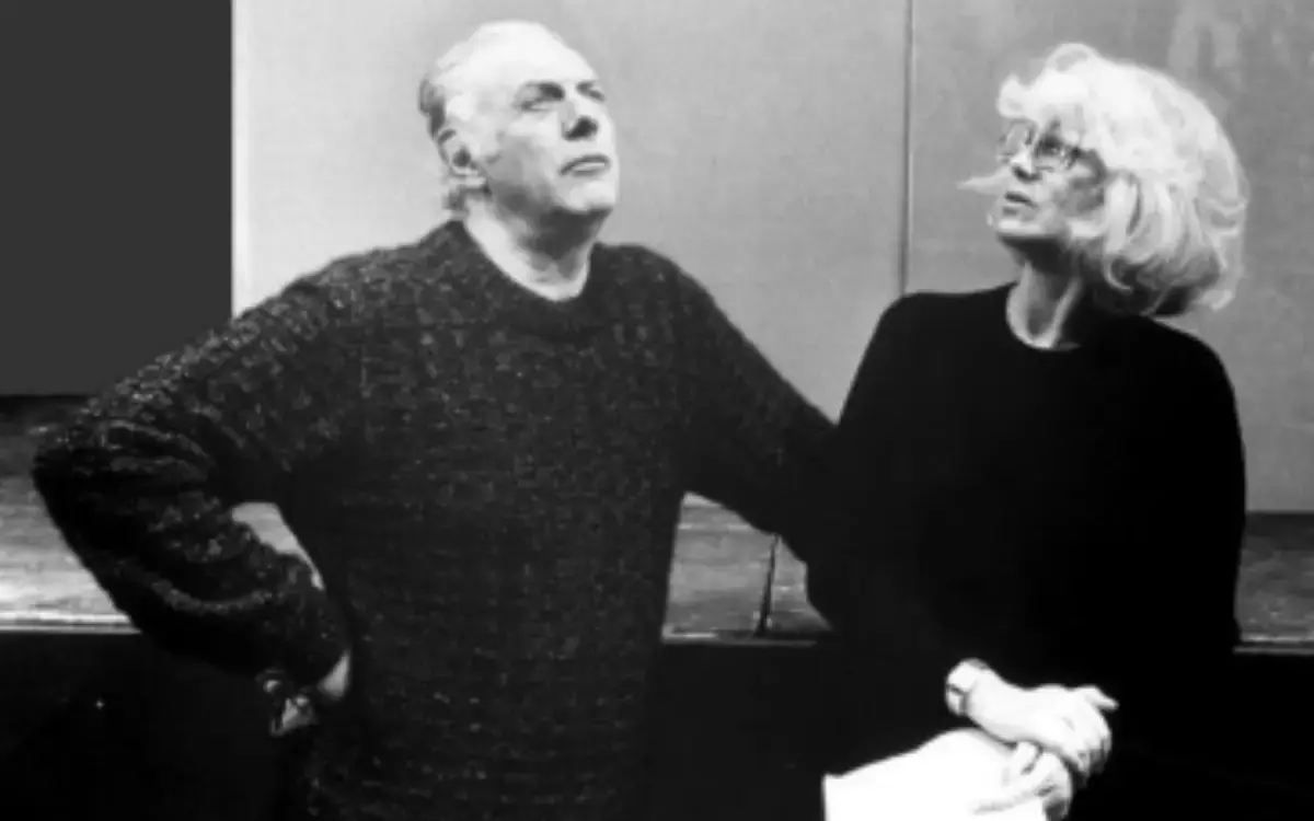 Milano ricorda Dario Fo con una targa per il centenario dalla nascita, ma scoppia la polemica sull’omaggio tra la nipote e il Comune