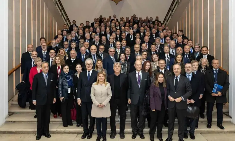 la 24ª Esposizione Internazionale “Inequalities” alla Conferenza delle Ambasciatrici e degli Ambasciatori d’Italia nel Mondo