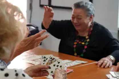Torna Milano Aiuta Estate: assistenza domiciliare, spazi freschi e socialità nei quartieri per tutelare anziani e fragili nei mesi estivi