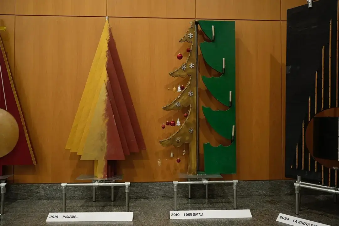 Natale a Palazzo Lombardia: due mostre gratuite con Fontana, Pomodoro e Pistoletto
