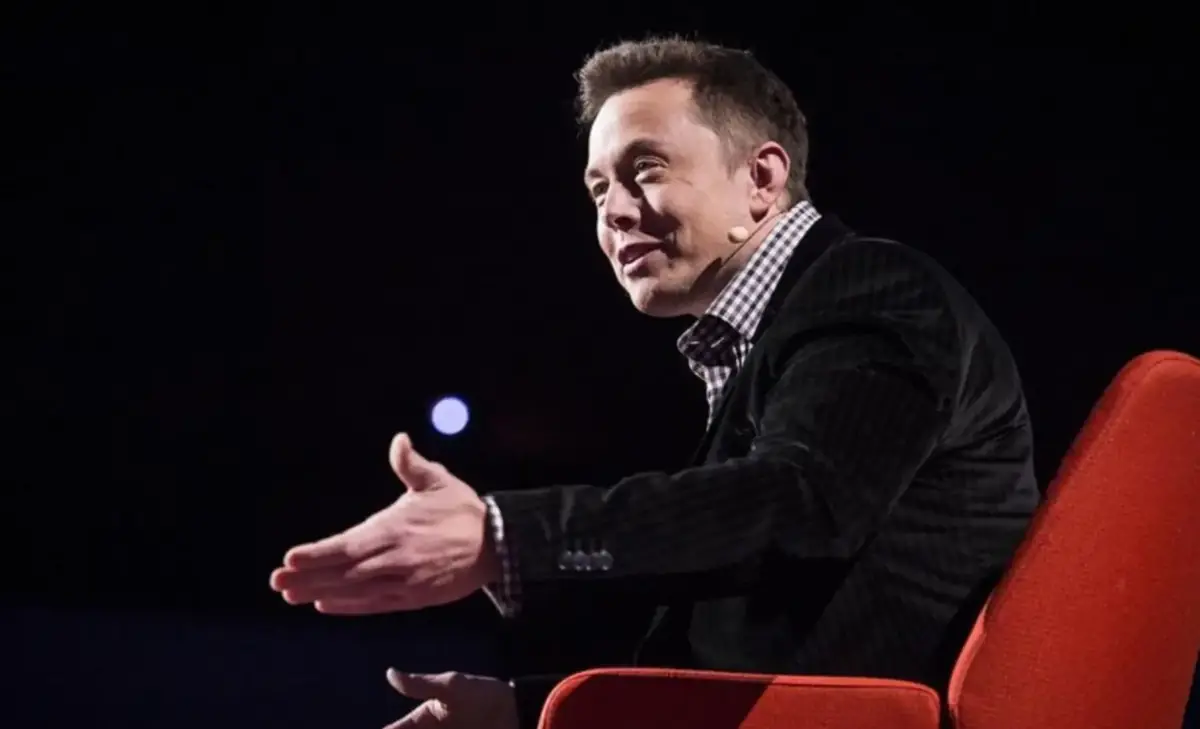 Occupazione del negozio Tesla a Milano: attivisti in protesta contro Musk