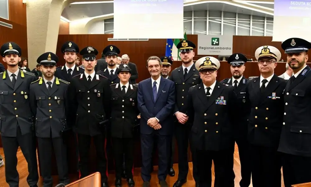 Regione Lombardia omaggia i caduti in servizio: sostegno alle Forze dell’Ordine
