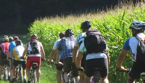 Milano prima in Italia per mobilità sostenibile, ma le piste ciclabili restano il tallone d'Achille