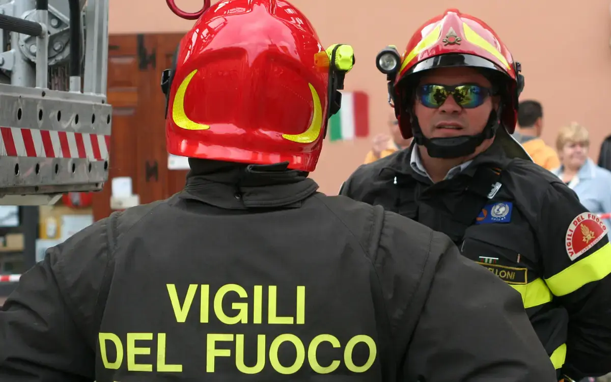 Sei auto incendiate in tre settimane a Milano: fermato presunto piromane