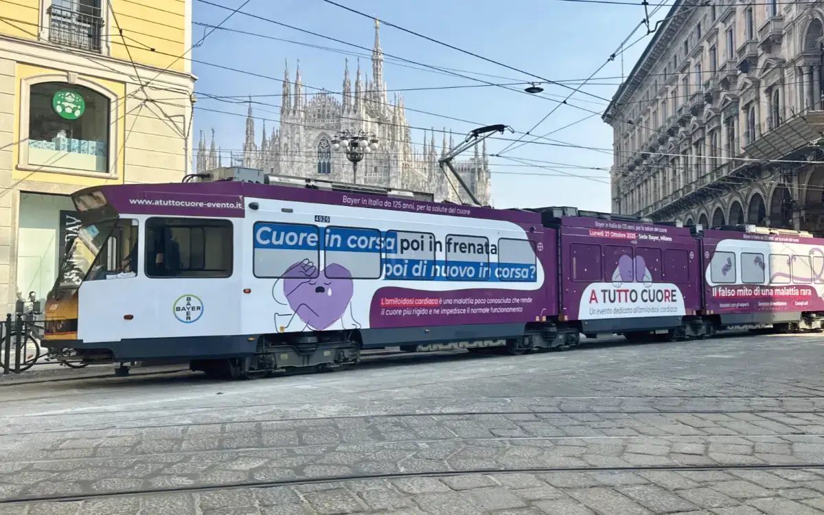 Milano, Bayer accende i riflettori sull’amiloidosi cardiaca: evento e tram dedicato alla salute del cuore