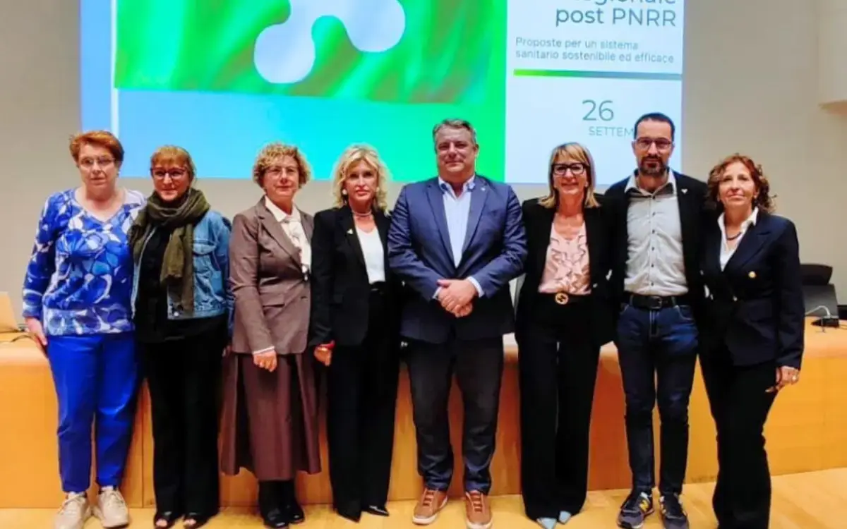 Sanità lombarda, nuova alleanza tra fisioterapisti e ostetriche: «Insieme per cambiare il futuro»