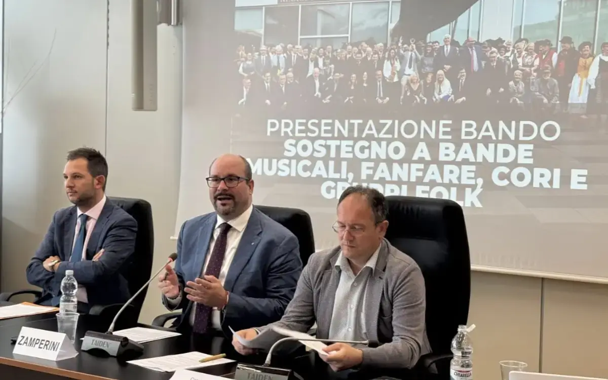 Regione Lombardia, 750mila euro per cori, bande e gruppi folk: al via il nuovo bando culturale