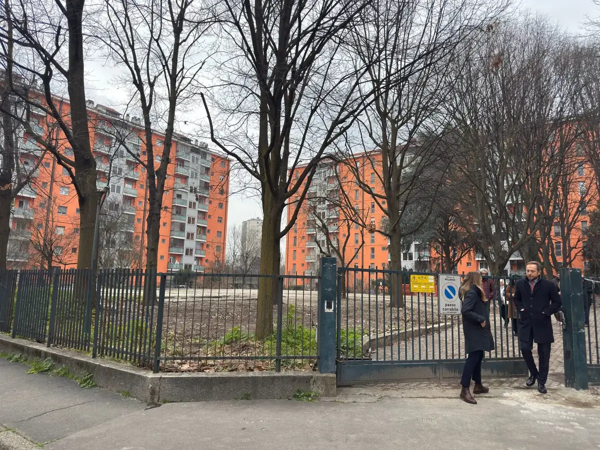 Svolta green al Gallaratese: demolito l’ex asilo di Via Ugo Betti, al suo posto un giardino di quartiere