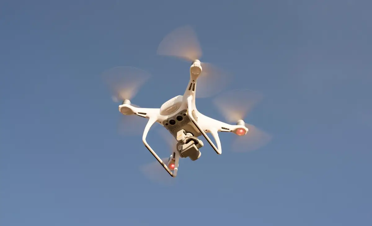 Sicurezza: la Procura di Milano indaga su possibili sorvoli di droni nella no-fly zone