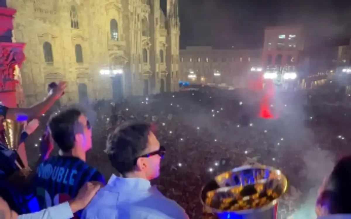 La notte nerazzurra che ha fermato Milano: 300mila tifosi e 4 ore di parata tra San Siro e il Duomo per celebrare il 21esimo scudetto dell’Inter