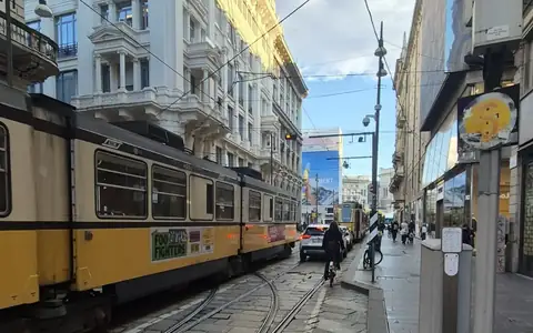 Milano, via Torino e via Spadari riaprono al traffico dopo sei mesi di cantieri: torna a circolare anche il tram 3