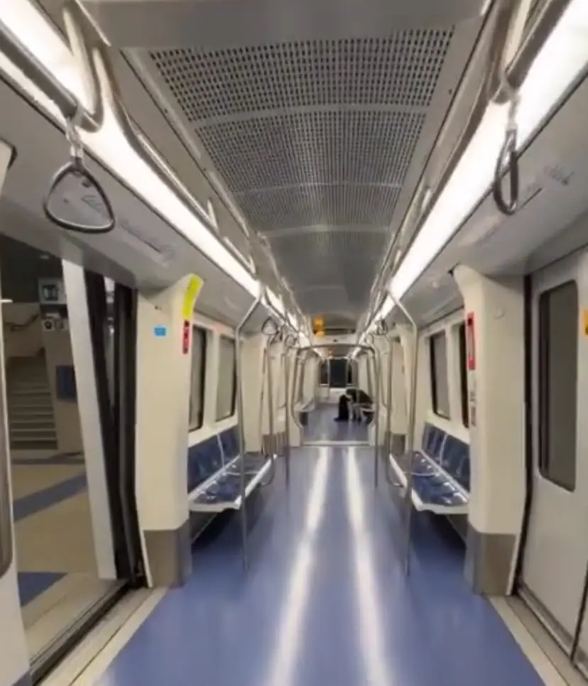 metro 4 blu