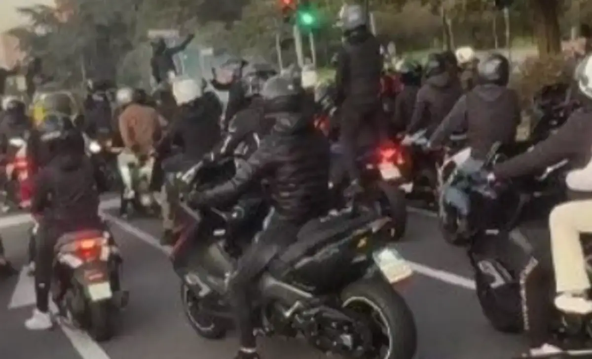 Milano: perquisiti i leader di un raduno abusivo di scooter