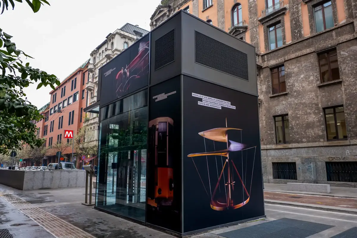 Arte pubblica nella Metro 4: le fotografie del Museo Scienza e Tecnologia trasformano la stazione Sant’Ambrogio
