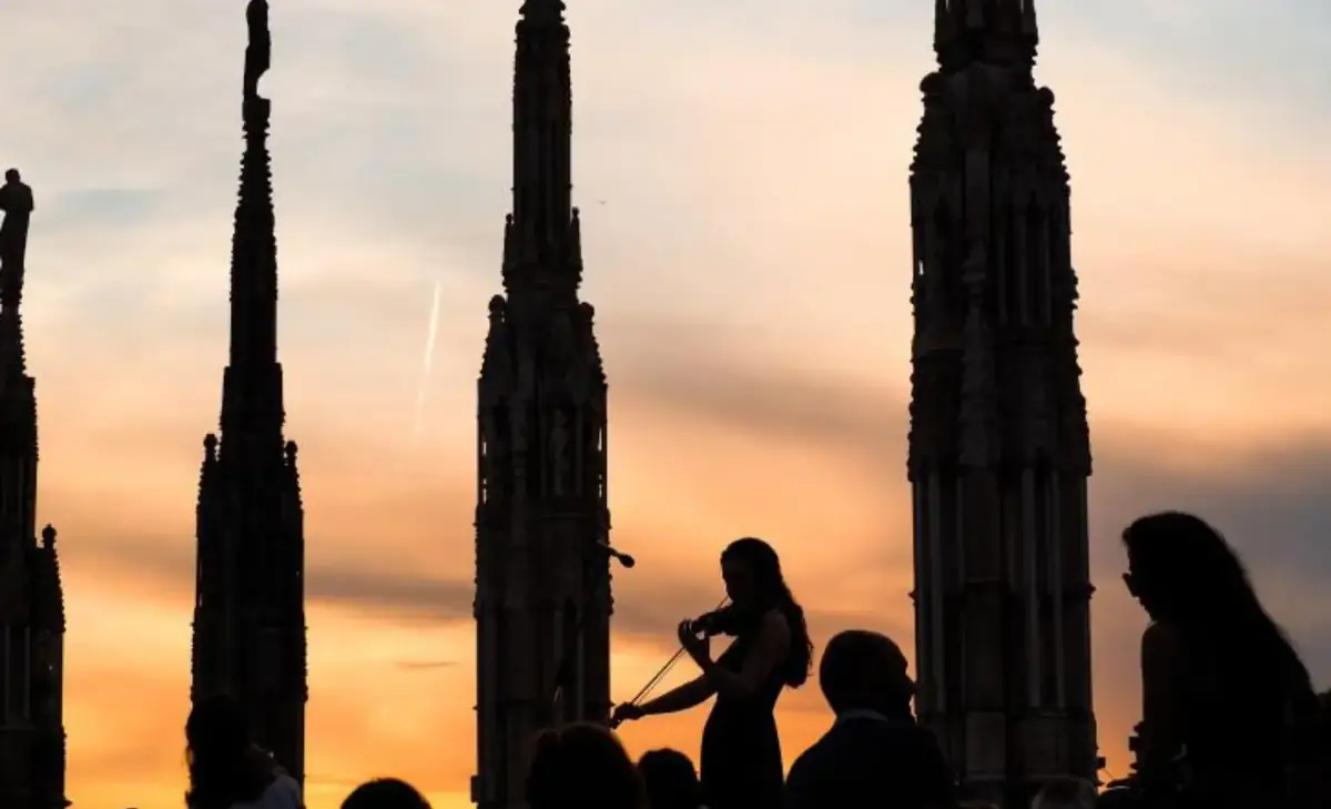 A Milano tornano le “Serate d’Incanto”: musica dal vivo e tramonti mozzafiato sulle Terrazze del Duomo