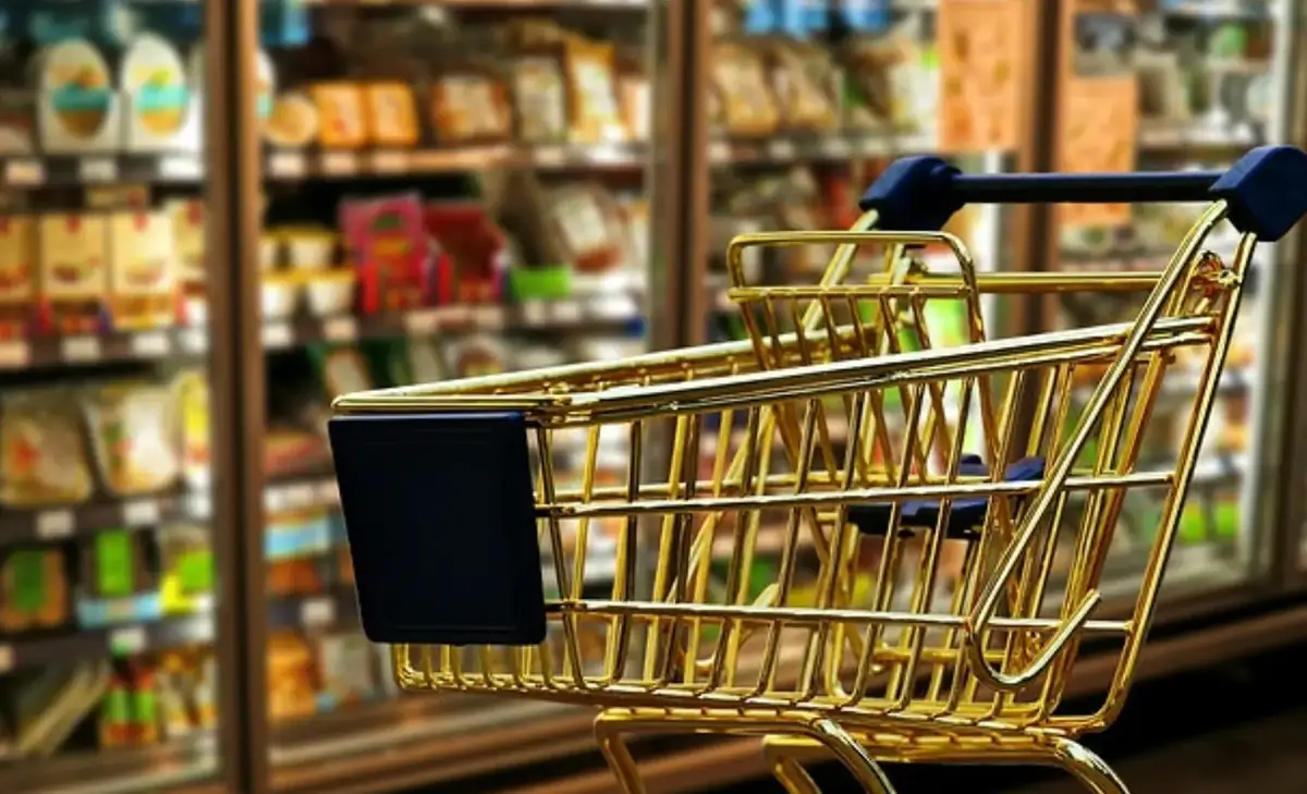Allerta mercurio: ritirati lotti di pesce spada da tre supermercati Iper nel Milanese