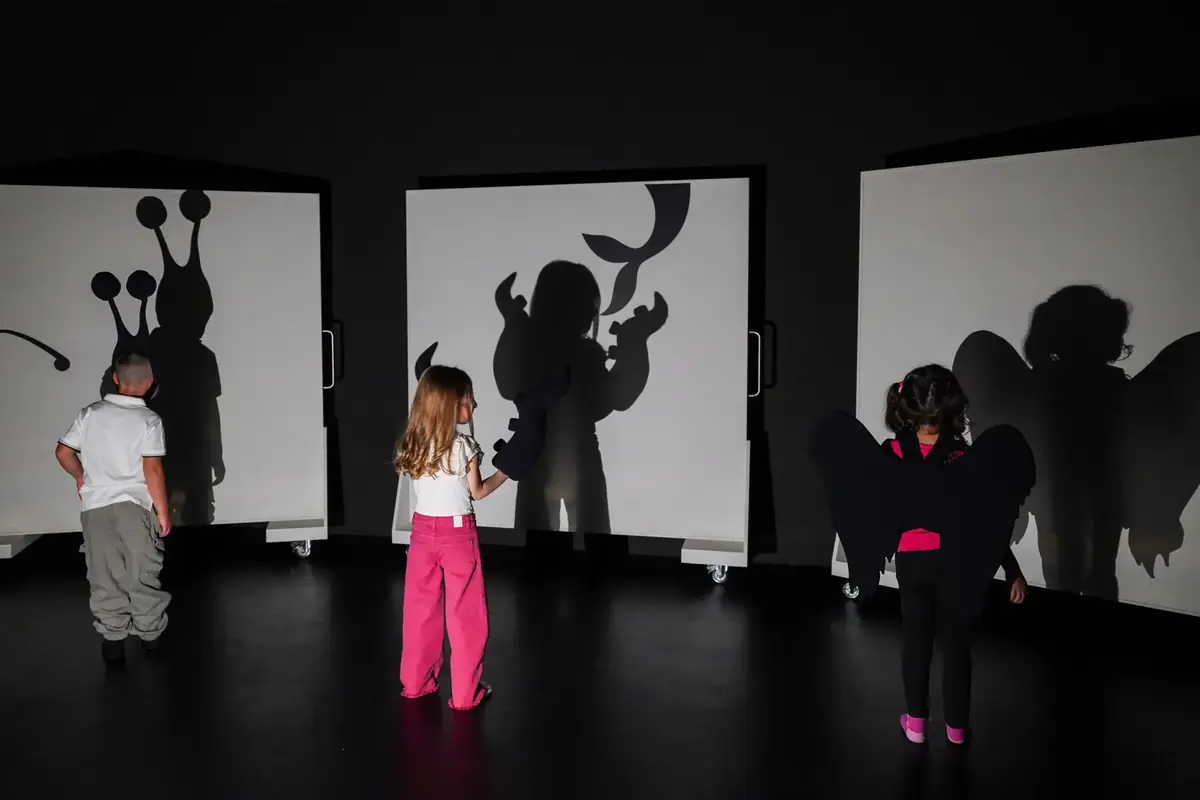 Luce, ombre e metamorfosi: il PLAYLAB del Museo della Scienza di Milano si reinventa per i più piccoli