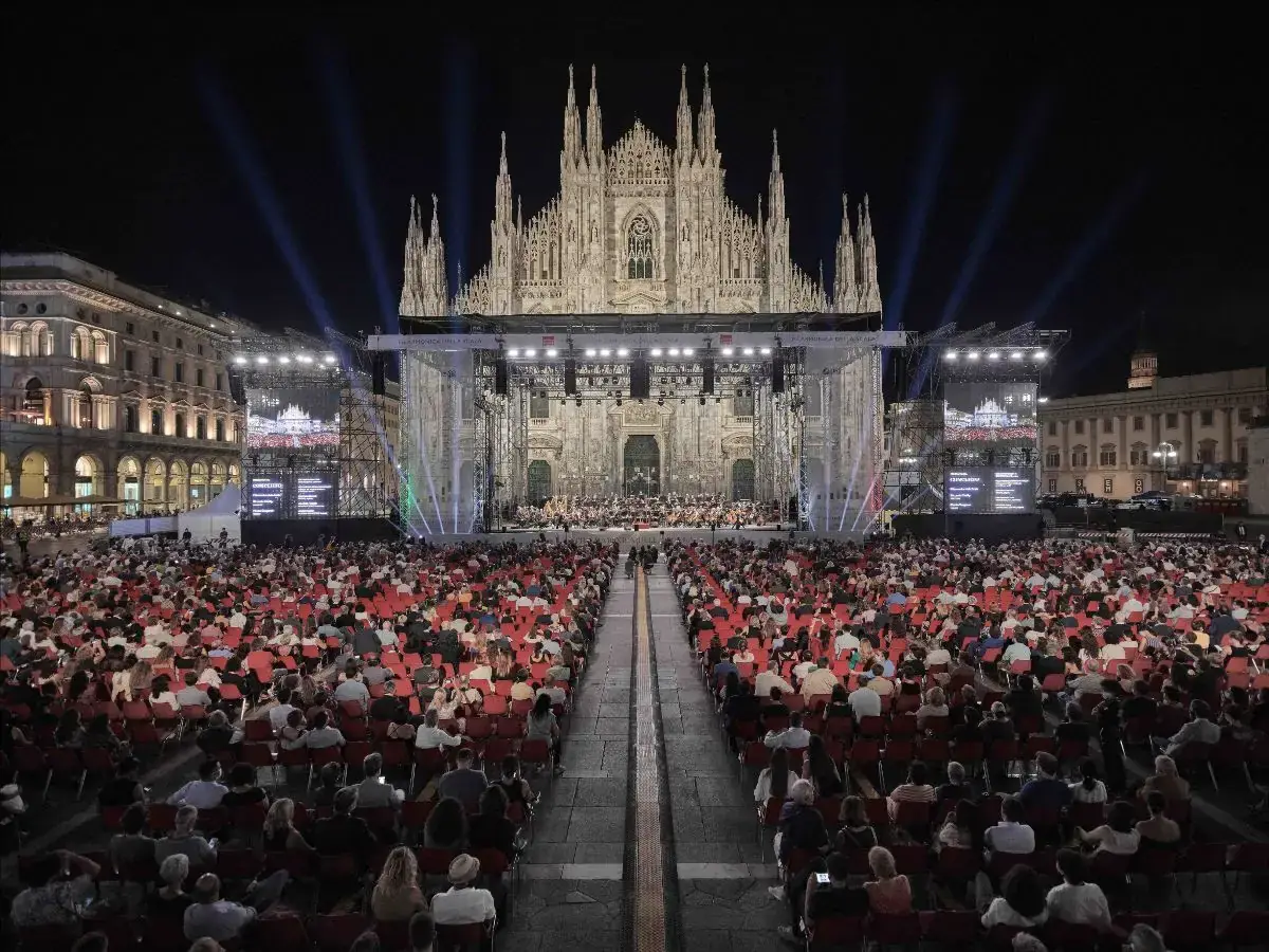 La Filarmonica della Scala torna a suonare in piazza Duomo il 13 giugno: 5.000 posti a sedere e il debutto del pianista-star Hayato Sumino