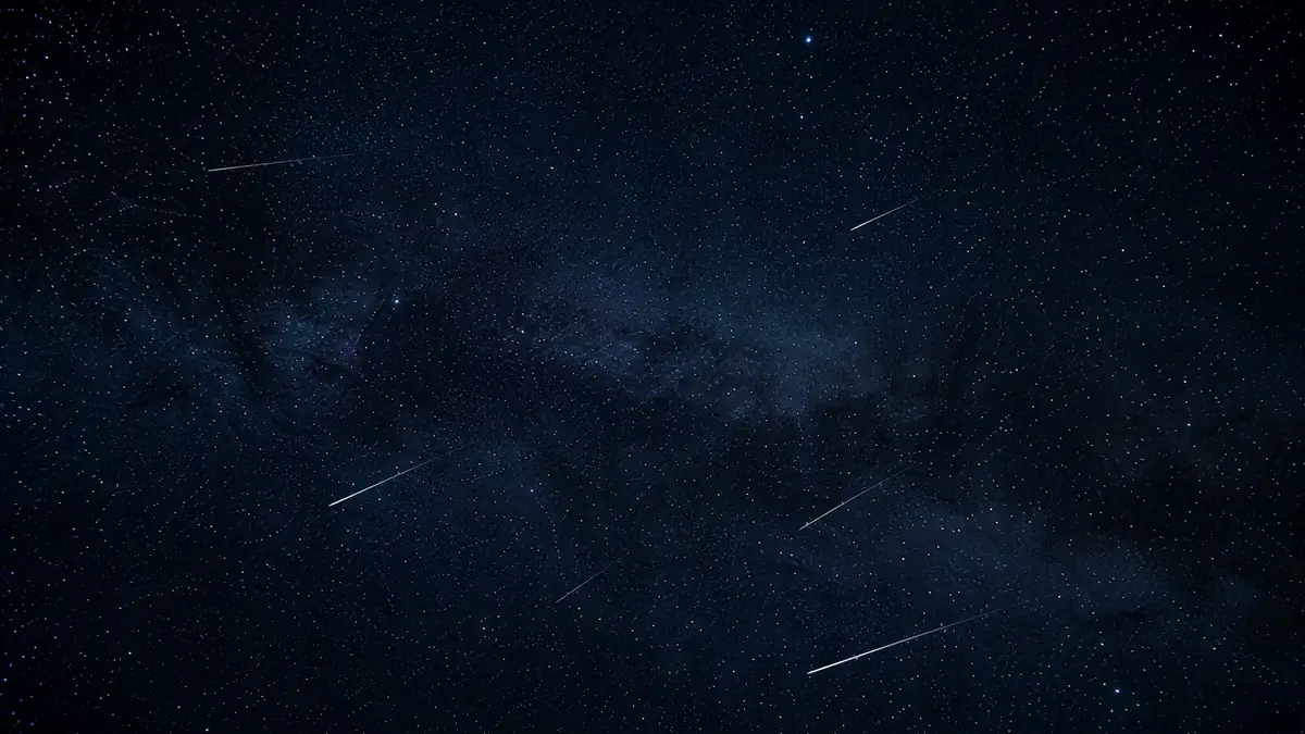 Caccia alle stelle cadenti in Lombardia:  ecco dove vedere le stelle cadenti nella notte di San Lorenzo