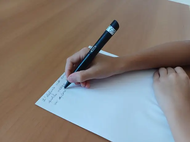 Dal Politecnico di Milano la penna smart contro la disgrafia: testata su 700 bambini