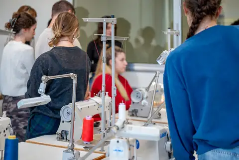 Torna il MADEBACK Festival al campus Bovisa del Politecnico di Milano: oltre 600 capi raccolti, riparati e rimessi in circolo