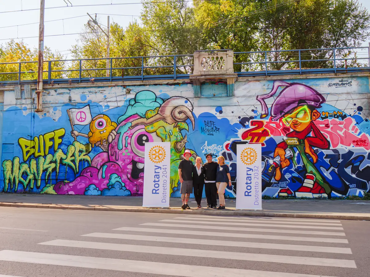 Murale di Buff Monster e Mr. Wany a Milano per Walls of Equality, Street art di Buff Monster sul Naviglio Grande a Milano, Opera di Mr. Wany a Milano per il progetto Walls of Equality, Murales Walls of Equality a Milano – Rotary Distretti 2032 e 2041.