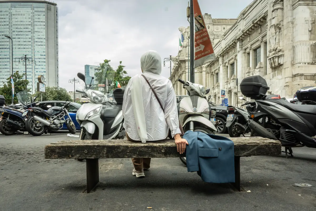 “RI-SCATTI. Prima che sia notte”: al PAC le fotografie di ventitré donne migranti del Milano Welcome Center