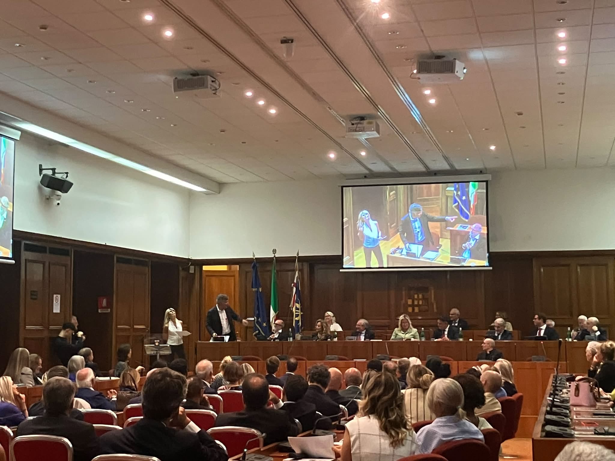 La Sala Consiglio di Palazzo Isimbardi durante la premiazione